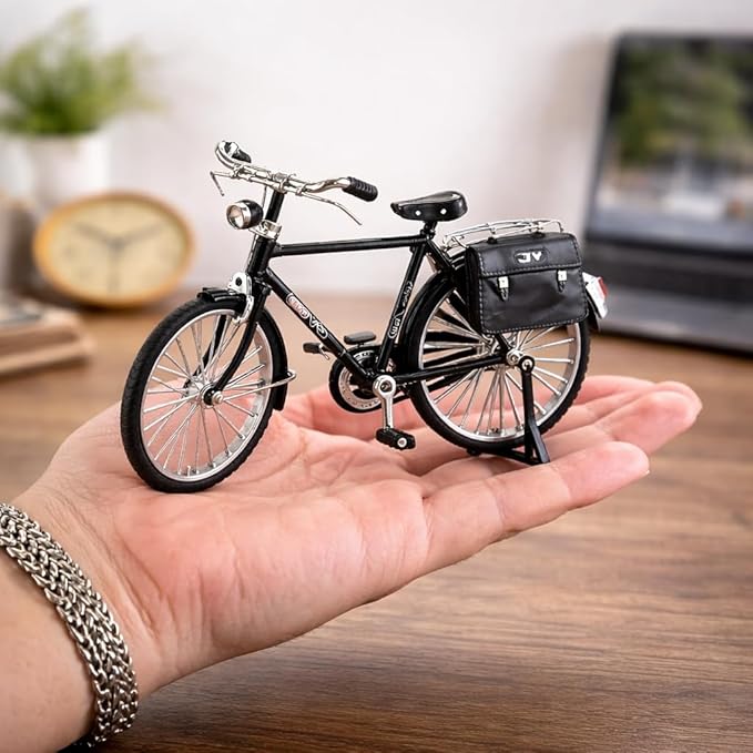 Petzlifeworld Mini Retro Alloy Bicycle Model – Classic Black DIY Bicycle Figurine, Vintage Style Desktop Ornament, Alloy Metal Bicycle Model Kit with Assembly Parts