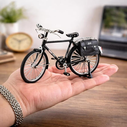 Petzlifeworld Mini Retro Alloy Bicycle Model – Classic Black DIY Bicycle Figurine, Vintage Style Desktop Ornament, Alloy Metal Bicycle Model Kit with Assembly Parts
