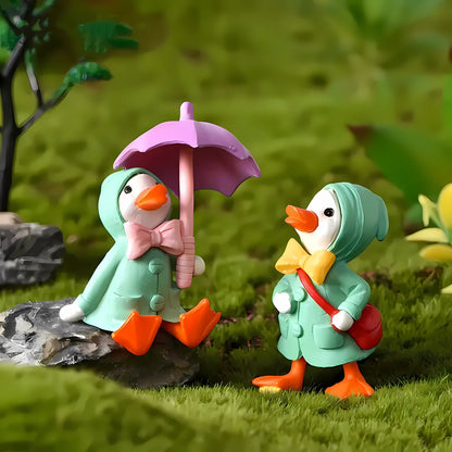 Petzlifeworld Green Super Cute Mini Resin Ducklings, Cartoon Creative Raincoat Ducklings